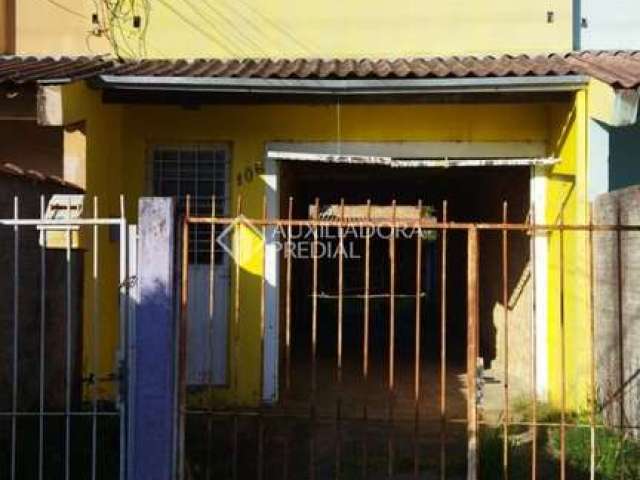 Casa com 2 quartos à venda na Rua Associação Atlética Trienon, 106, Belém Novo, Porto Alegre, 65 m2 por R$ 160.000