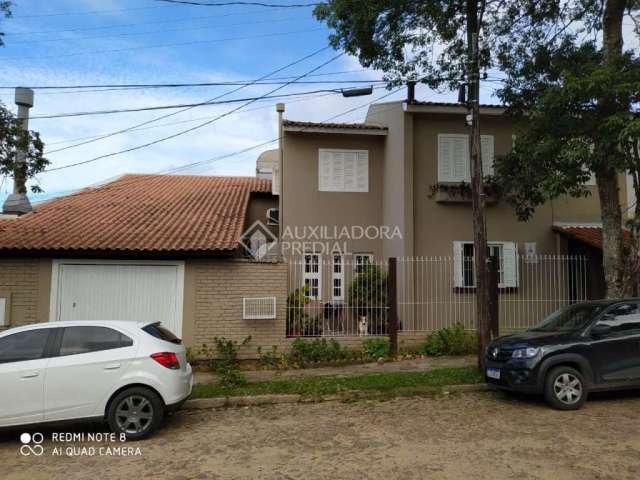 Casa em condomínio fechado com 4 quartos à venda na Rua Álvaro Pedro da Rosa, 15, Hípica, Porto Alegre, 120 m2 por R$ 540.000