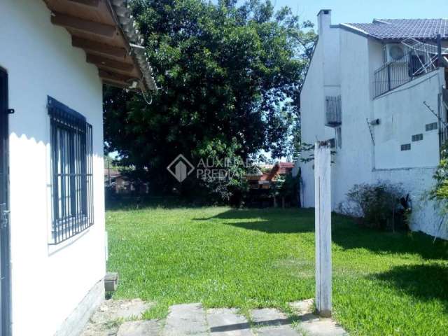 Casa com 1 quarto à venda na Avenida Guarujá, 220, Guarujá, Porto Alegre, 28 m2 por R$ 437.000