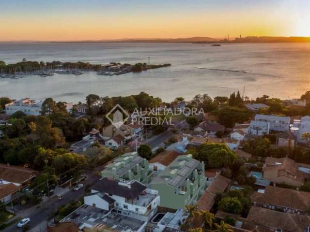 Casa em condomínio fechado com 4 quartos à venda na Avenida Copacabana, 182, Tristeza, Porto Alegre, 300 m2 por R$ 2.249.900