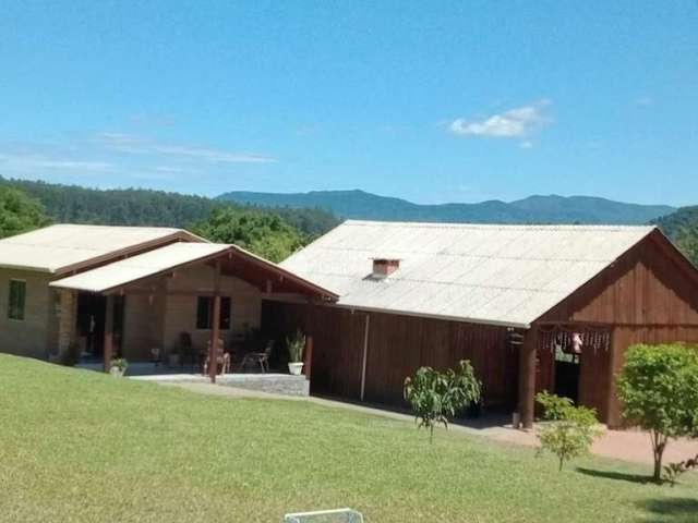 Fazenda à venda na Vicente Pedro da Silva, 1, Centro, Parobé, 75 m2 por R$ 469.200