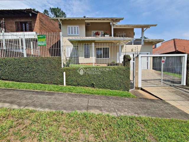 Casa com 3 quartos à venda na Rua Gustavo Leopoldo Feltes, 569, Canudos, Novo Hamburgo, 205 m2 por R$ 870.000