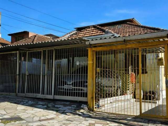 Casa com 3 quartos à venda na Rua Doutor Eduardo Chartier, 823, Passo da Areia, Porto Alegre, 311 m2 por R$ 1.500.000