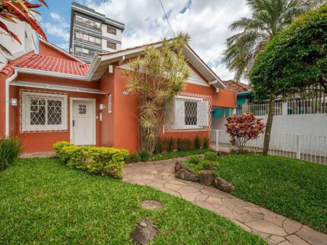 Casa com 3 quartos à venda na Travessa Antilhas, 64, Jardim Lindóia, Porto Alegre, 300 m2 por R$ 1.080.000