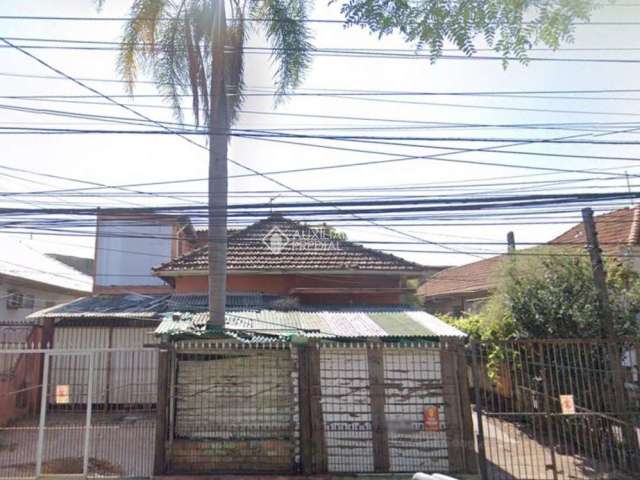 Casa com 1 quarto à venda na Rua Gomes de Freitas, 52, Jardim Itu Sabará, Porto Alegre, 300 m2 por R$ 700.000