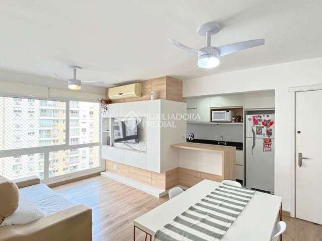 Apartamento com 3 quartos à venda na Rua Bezerra de Menezes, 623, Passo da Areia, Porto Alegre, 79 m2 por R$ 730.000