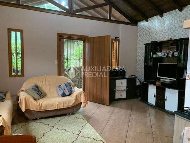 Casa com 3 quartos à venda na Rua Doutor Alberto Barbosa, 459, Vila Ipiranga, Porto Alegre, 290 m2 por R$ 265.000