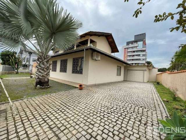 Casa - 1 Suíte + 2 Qts - 155 m² - Anita Garibaldi - Joinville