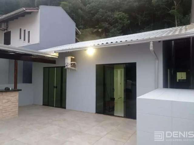 Casa - 1 Suíte + 3 Qt - 230 m² - Fazenda - Itajaí/SC