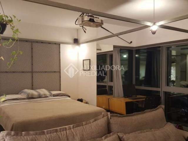 Loft com 1 quarto para alugar na Avenida Borges de Medeiros, 2277, Praia de Belas, Porto Alegre, 40 m2 por R$ 4.000