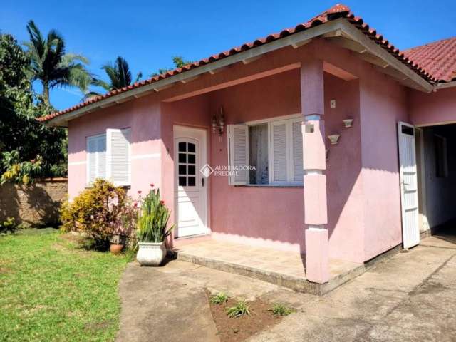 Casa com 3 quartos à venda na Rua Capão da Canoa, 46, Feitoria, São Leopoldo, 153 m2 por R$ 489.500