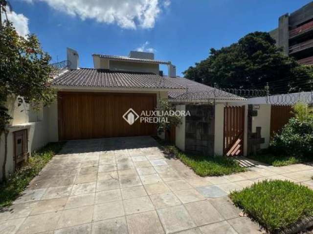 Casa com 4 quartos à venda na Rua Tapes, 436, Pinheiro, São Leopoldo, 234 m2 por R$ 1.050.000