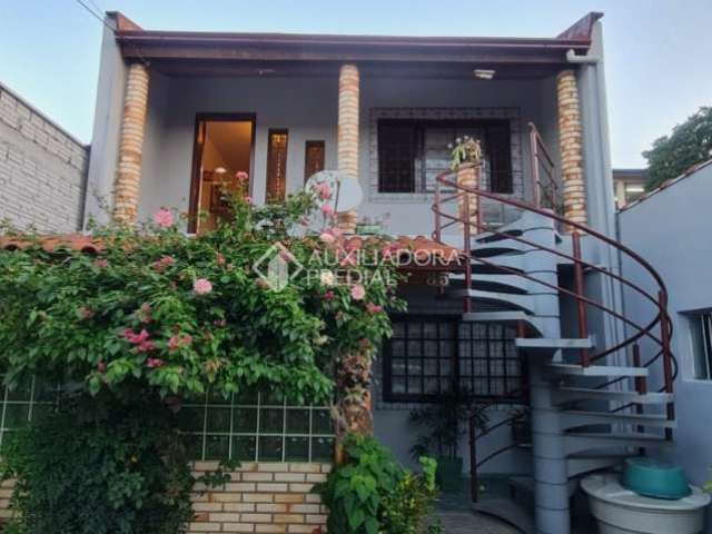 Casa com 3 quartos à venda na Avenida John Kennedy, 85, Santa Teresa, São Leopoldo, 182 m2 por R$ 405.000