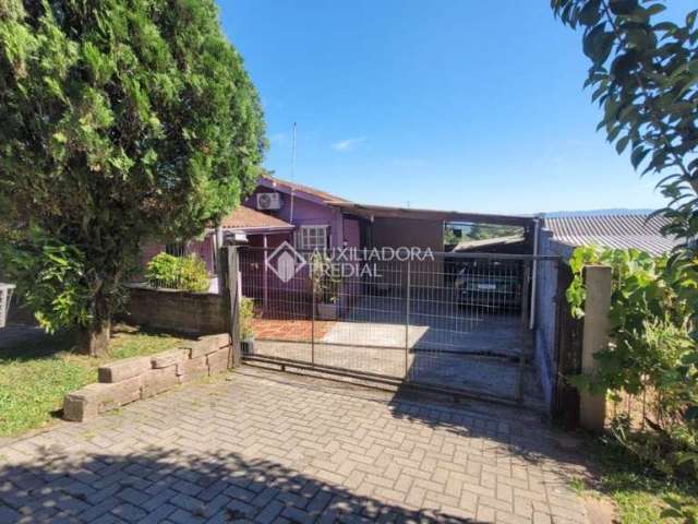 Casa com 2 quartos à venda na Delfim Ribeiro, 122, Campestre, São Leopoldo, 165 m2 por R$ 290.000