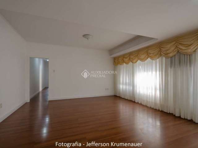 Apartamento com 3 quartos à venda na Avenida Independência, 776, Independência, Porto Alegre, 127 m2 por R$ 560.000