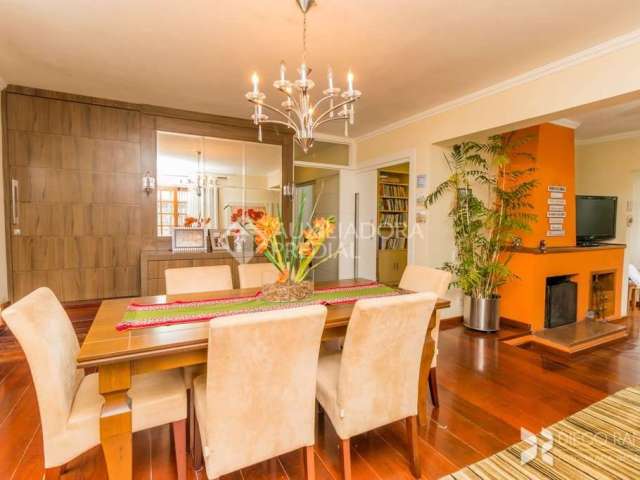 Casa com 4 quartos à venda na Rua Chiriguano, 265, Vila Assunção, Porto Alegre, 393 m2 por R$ 1.490.000