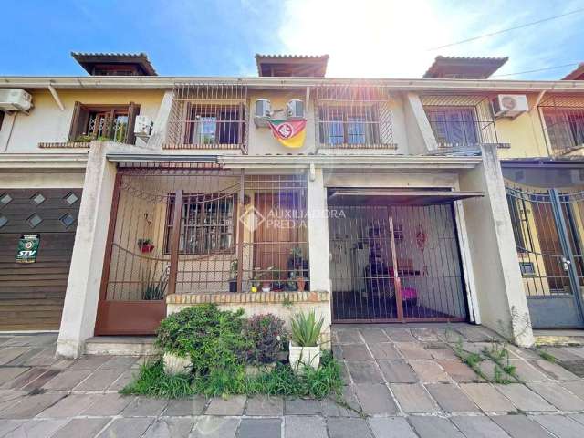 Casa com 3 quartos à venda na Travessa Nossa Senhora de Lourdes, 277, Tristeza, Porto Alegre, 135 m2 por R$ 590.000