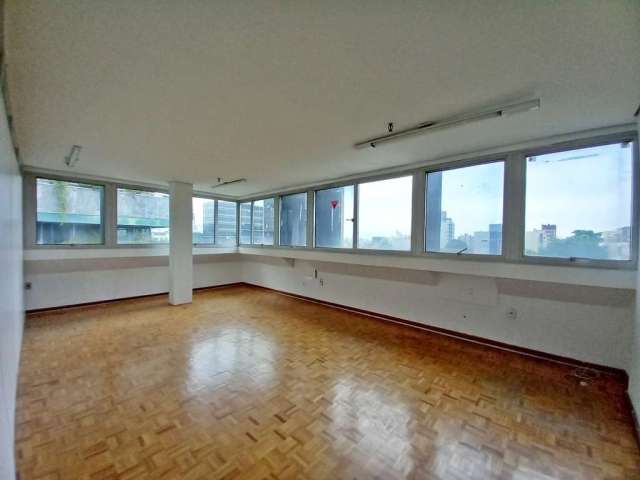 Sala comercial à venda na Rua Dom Pedro II, 1220, São João, Porto Alegre, 47 m2 por R$ 440.000