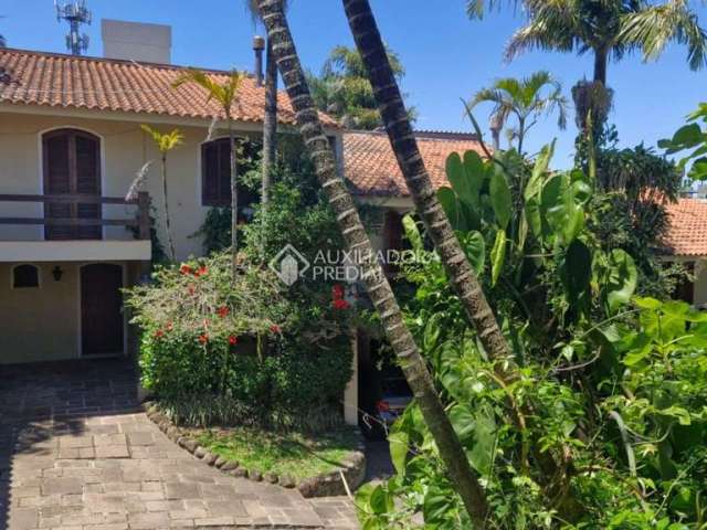 Casa em condomínio fechado com 3 quartos à venda na Avenida Cai, 303, Cristal, Porto Alegre, 197 m2 por R$ 1.045.000