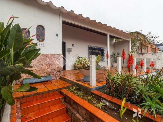 Casa em condomínio fechado com 3 quartos à venda na Rua Coronel Massot, 1583, Cristal, Porto Alegre, 240 m2 por R$ 795.000