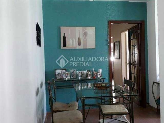 Apartamento com 3 quartos à venda na Rua Camaquã, 23, Camaquã, Porto Alegre, 69 m2 por R$ 217.000