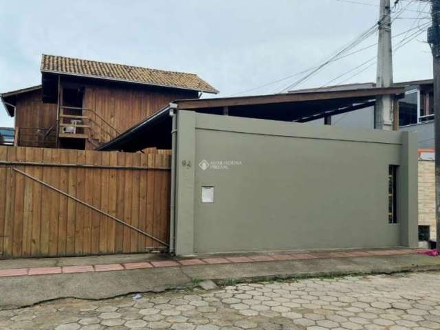 Prédio à venda na Rua Justino Machado de Loreto, 94, Forquilhas, São José, 250 m2 por R$ 650.000