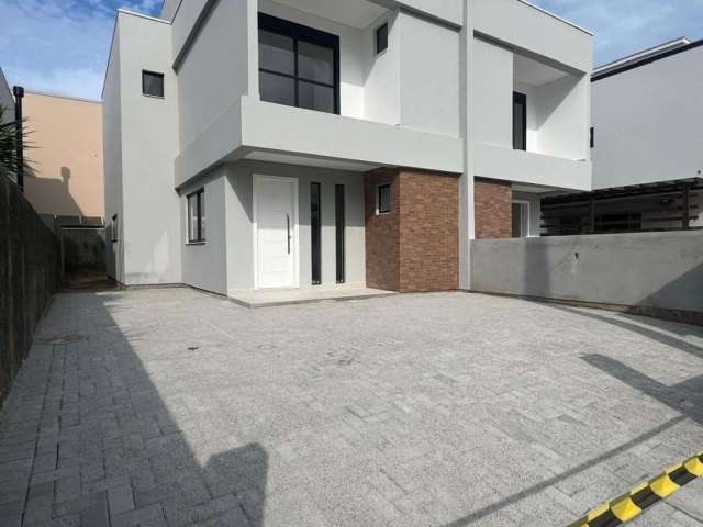 Casa com 3 quartos à venda na Rua Arco íris, 535, Carianos, Florianópolis, 142 m2 por R$ 1.200.000