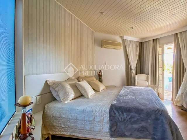 Casa com 4 quartos à venda na Avenida Ângelo Crema, 335, Córrego Grande, Florianópolis, 330 m2 por R$ 3.200.000