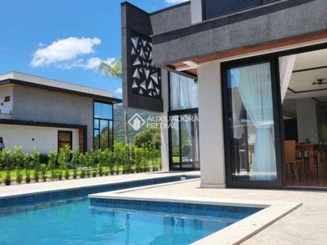 Casa em condomínio fechado com 3 quartos à venda na IVO JOSE REBELLO, 610, Centro, Camboriú, 320 m2 por R$ 4.700.000