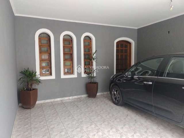 Casa com 3 quartos à venda na Rua Victório Natal Gastaldo, 98, Nova Petrópolis, São Bernardo do Campo, 170 m2 por R$ 599.000