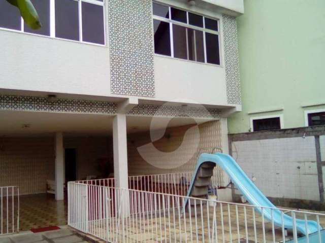 Casa com 3 dormitórios à venda, 230 m² por R$ 900.000,00 - Centro - São Gonçalo/RJ