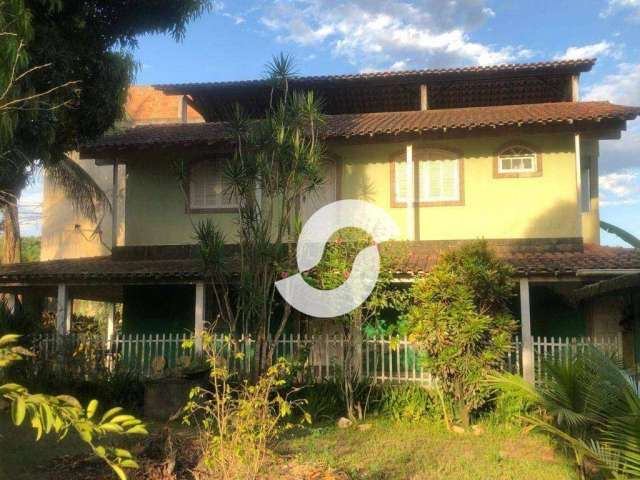 Casa com 3 dormitórios à venda, 240 m² por R$ 275.000,00 - Ipiiba - São Gonçalo/RJ