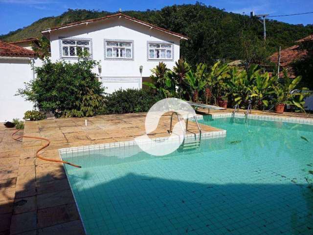 Casa com 6 dormitórios piscina passos da praia venda, 600 m² por R$ 3.200.000,00 - Itacoatiara - Niterói/RJ