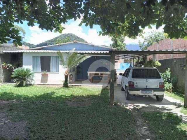 Ótima casa em Guapimirim, 2 quartos, sendo uma suíte, piscina, churrasqueira, vaga para 3 carros. ótima localização.