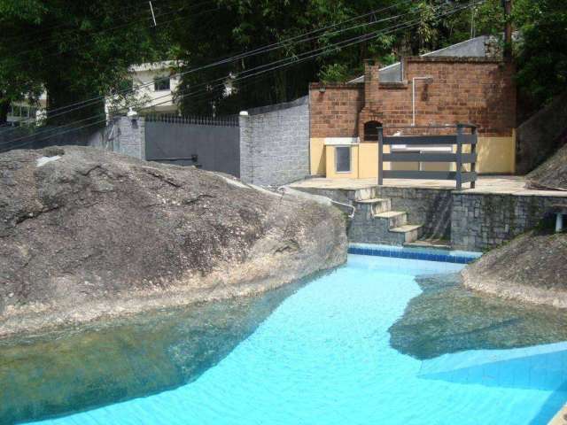 Ótima Casa com Amplo Terreno em São Francisco