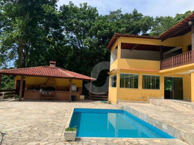 Fantástico Sítio com Cachoeira e Piscina em Saquarema