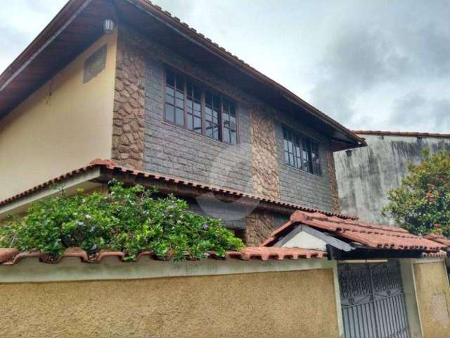 Casa com 3 dormitórios à venda, 230 m² por R$ 650.000,00 - Engenhoca - Niterói/RJ