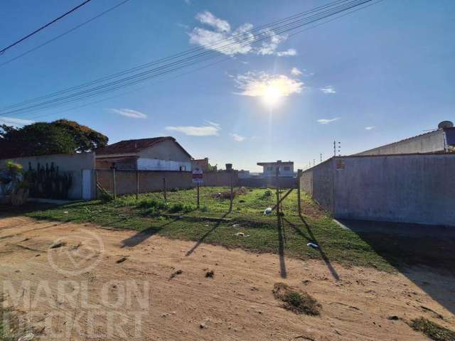 Terreno à venda em Cabo Frio, RJ. Bairro Colinas do Peró