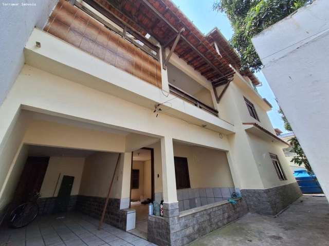 Casa individual à Venda em Cabo Frio: 3 Suítes