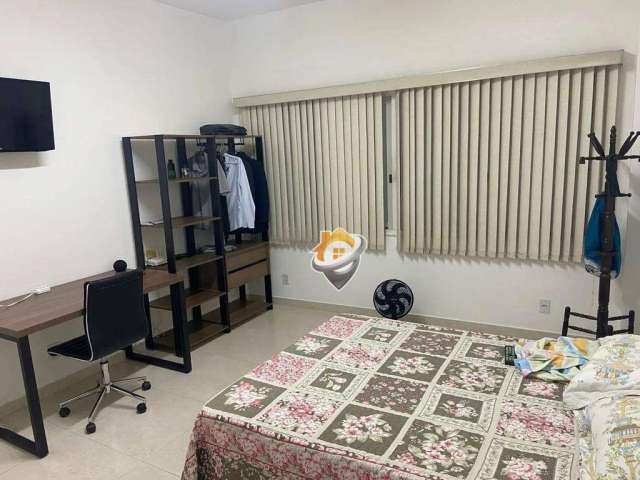 Apartamento Liberdade 50 metros, prédio misto. Aceita animais