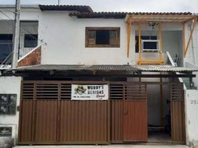 Casa a venda em Mangabeira.