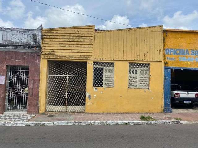 Casa à venda por R$ 450.000,00 - Centro - João Pessoa/PB
