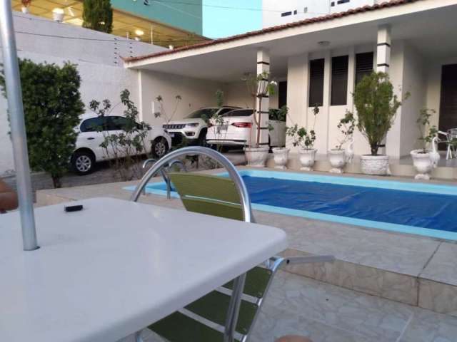 Casa com 4 dormitórios à venda, 300 m² por R$ 2.000.000,00 - Cabo Branco - João Pessoa/PB