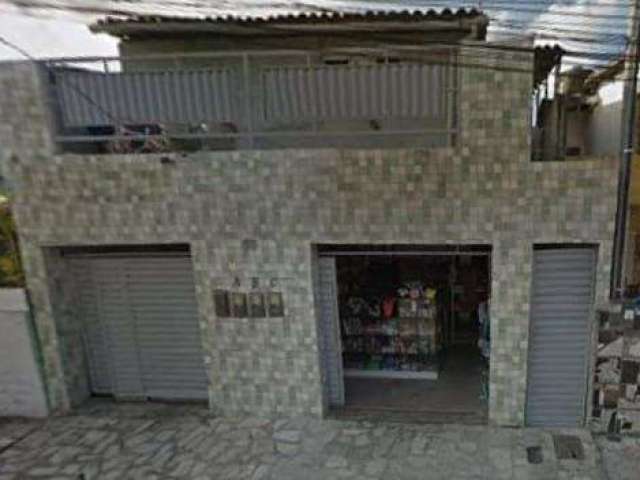 Casa Duplex em Mangabeira com 03 quartos  e ponto comercial