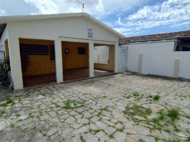 Casa com 3 dormitórios à venda por R$ 300.000 - Jardim 13 de Maio - João Pessoa/PB