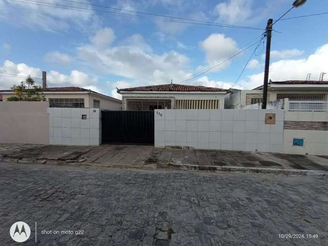 Casa com 3 dormitórios à venda por R$ 400.000 - Água Fria - João Pessoa/PB