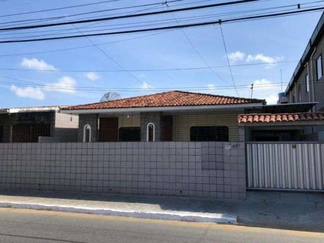 Casa com 3 dormitórios à venda, 241 m² por R$ 690.000,00 - Expedicionários - João Pessoa/PB