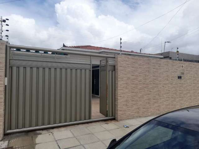 Casa com 3 dormitórios à venda, 200 m² por R$ 550.000,00 - João Paulo II - João Pessoa/PB