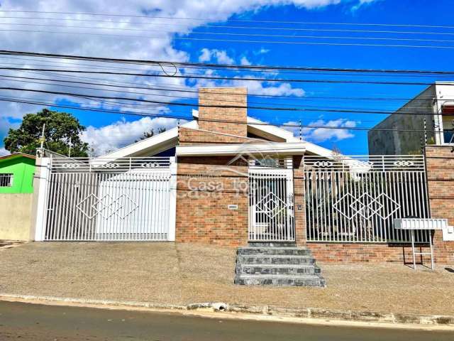 Casa semimobiliada à venda Neves