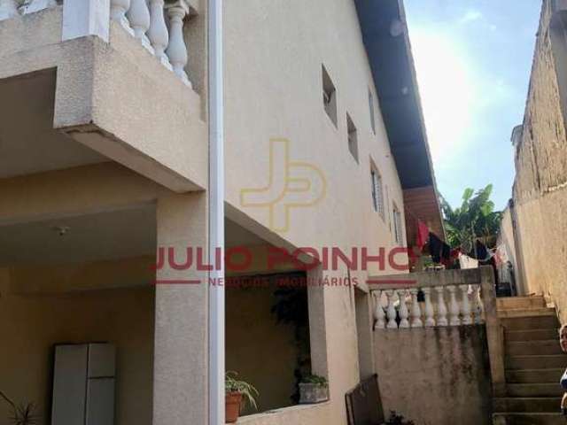 Casa com excelente terreno à venda no Jd. Colonial